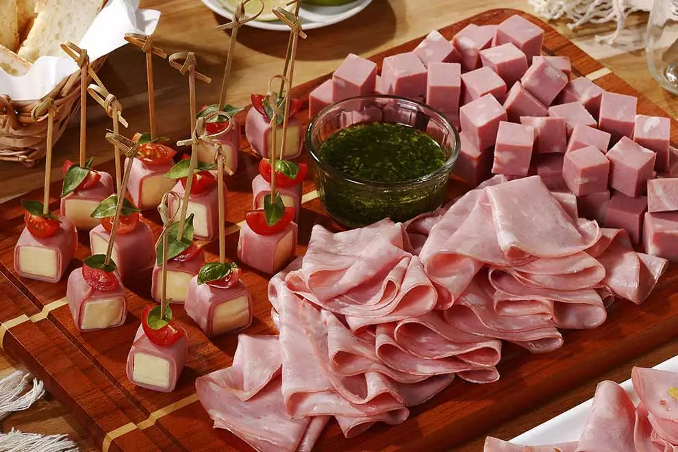 Tábua de frios com mortadela: 5 dicas para surpreender!